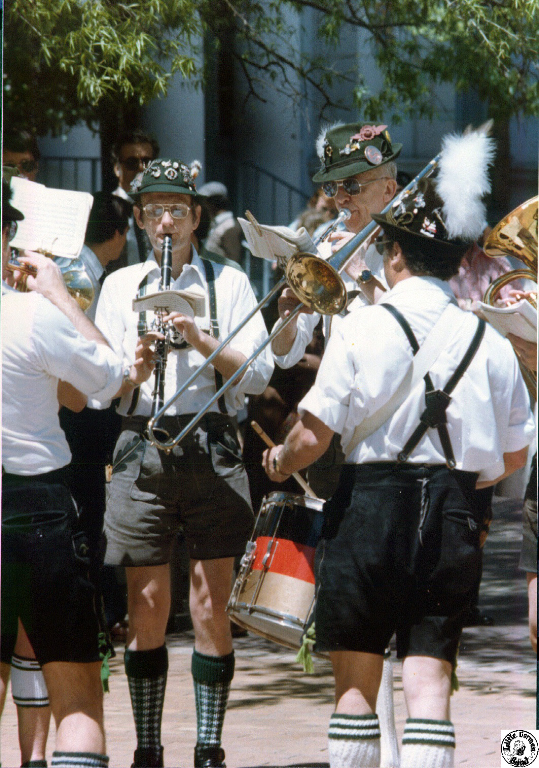 1981 04 15 17 Fayetteville Mall.jpg